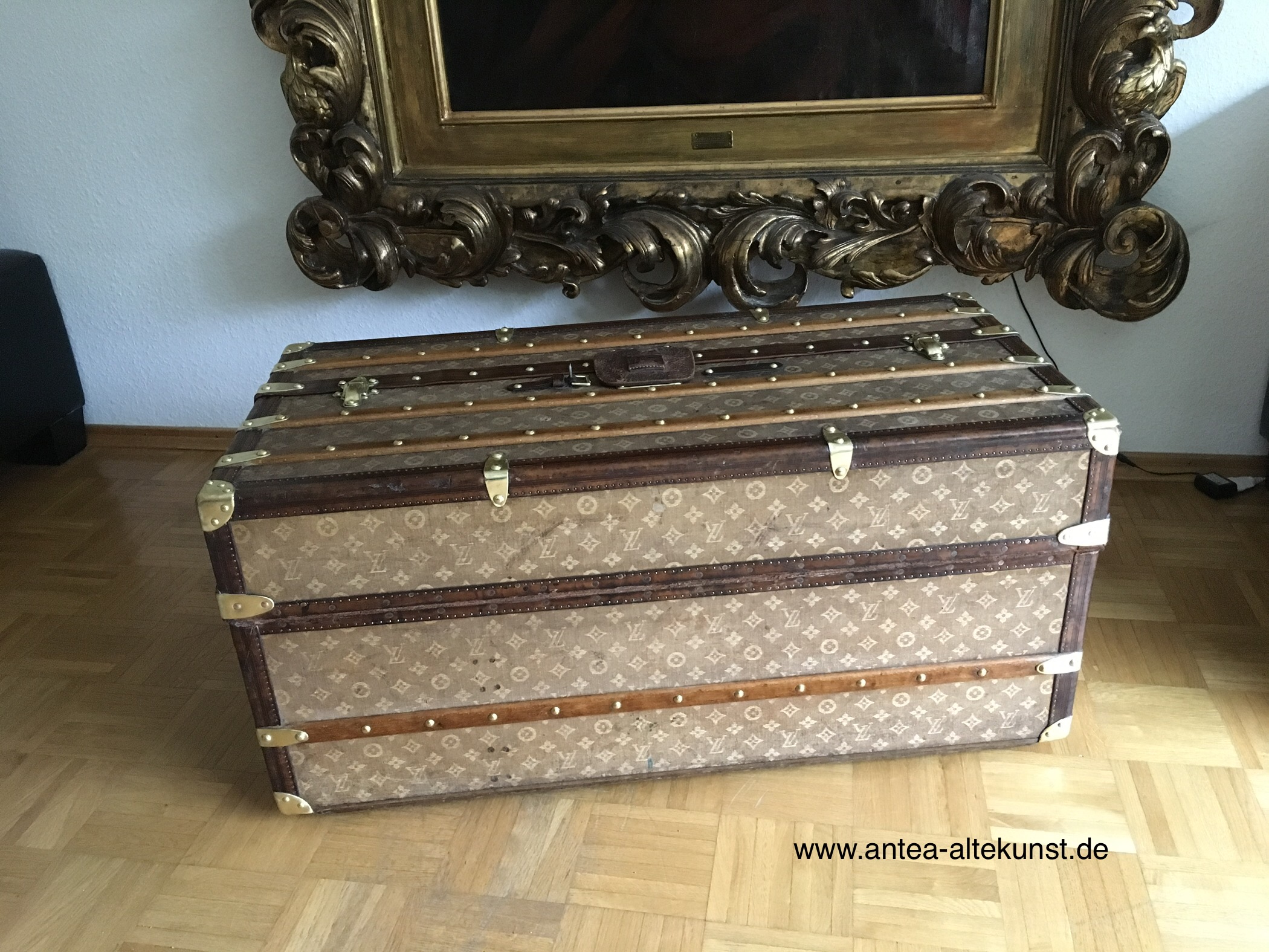 Malle en Toile Monogram de Louis Vuitton en vente sur Pamono