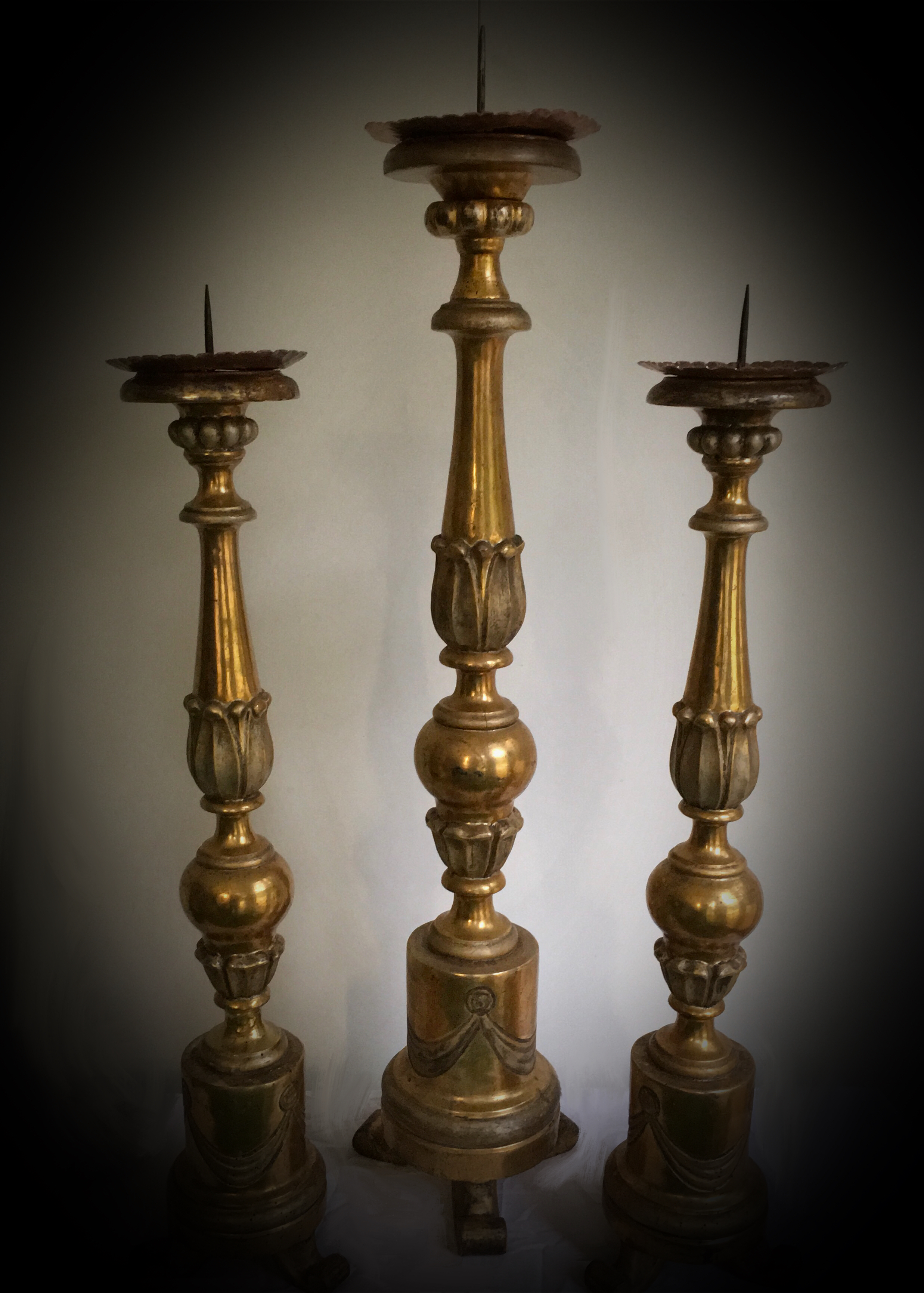Dreiersatz Kerzenständer, Italien um 1800.